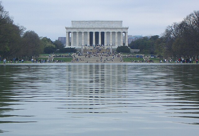 Lincoln Memorial 倒影池