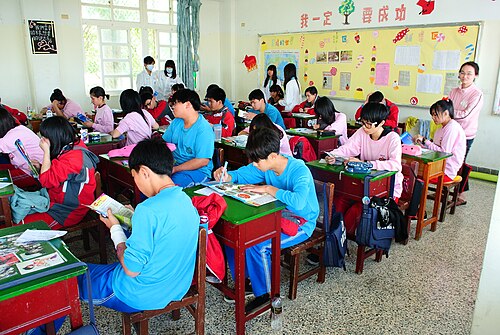 「成就等於價值」的教養框架，讓孩子在長大後更容易貶低他人