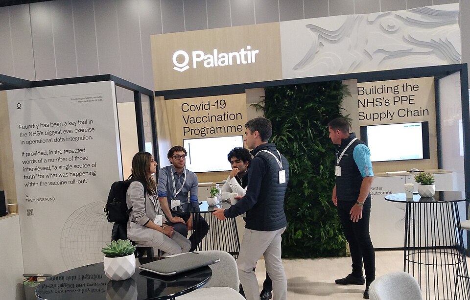 Palantir 2022 NHS 醫療展示攤位